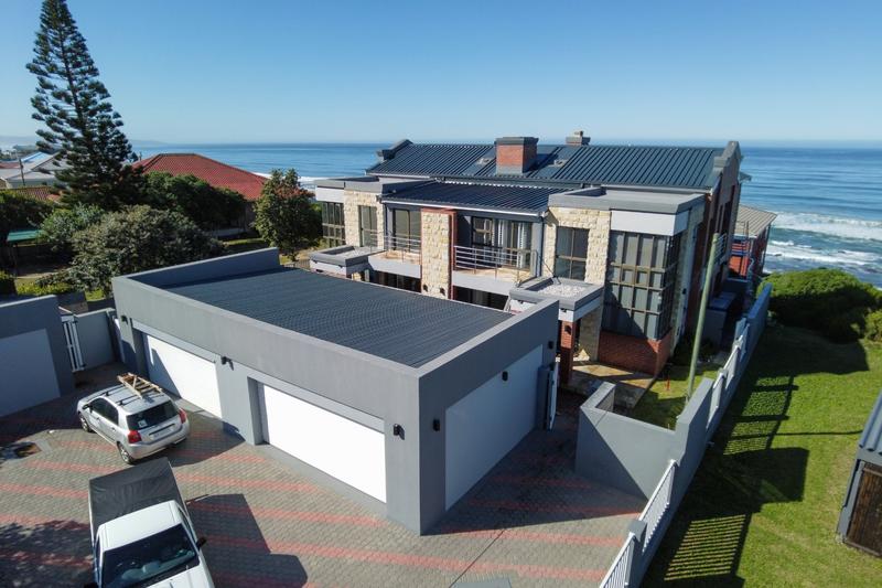 8 Bedroom Property for Sale in Reebok Western Cape